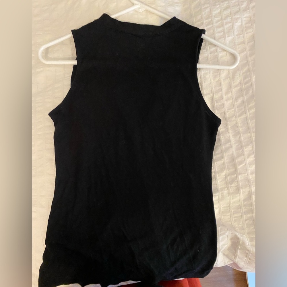 Black top - Picture 2 of 3